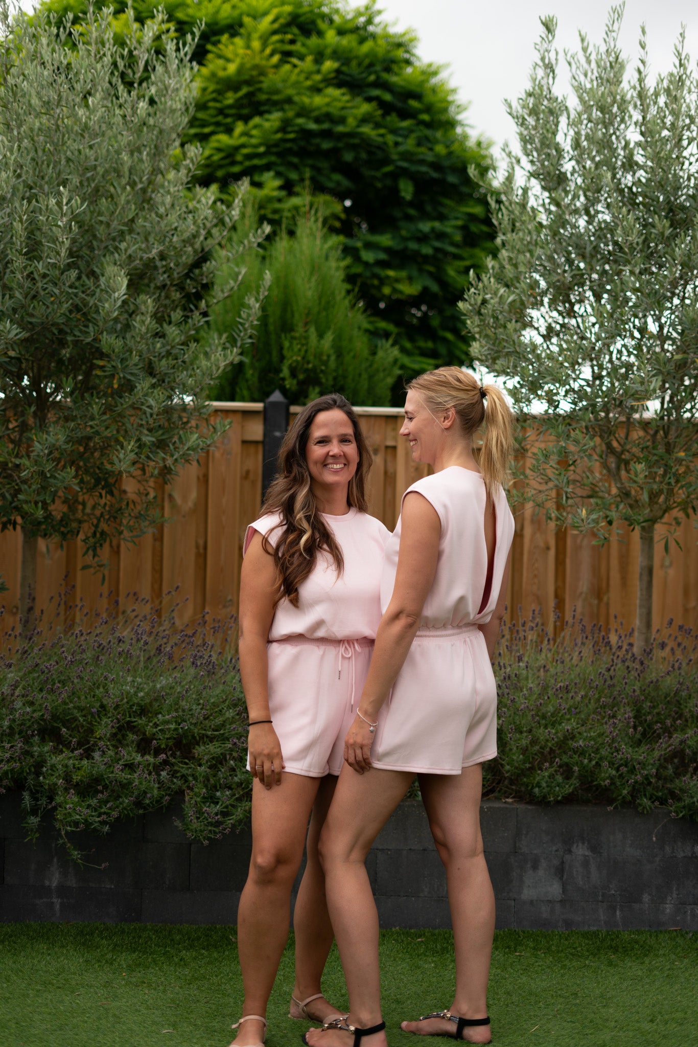 Zachte Playsuit – comfy & chaos-proof ✨