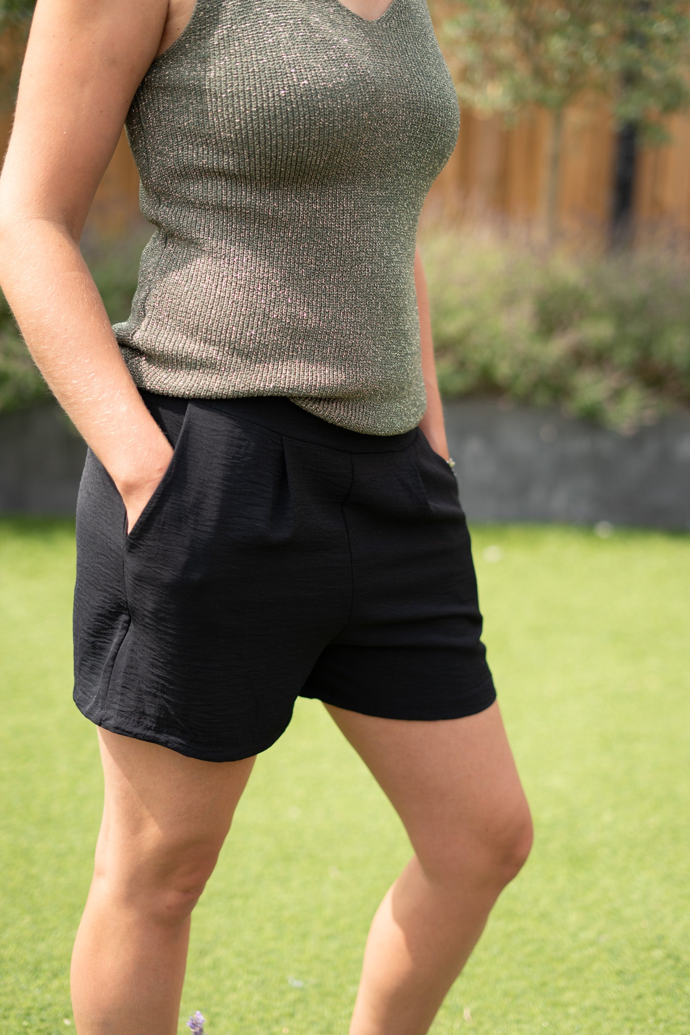 Zwart soft comfy Shortje - relaxed én stijlvol
