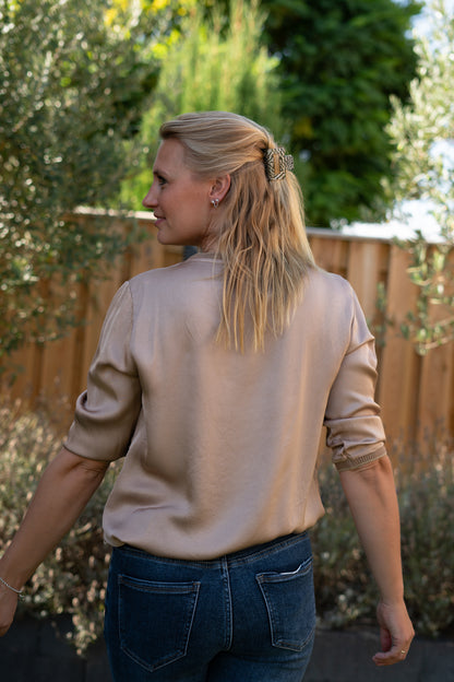 Viscose blouse (beige & bruin) – silky feel