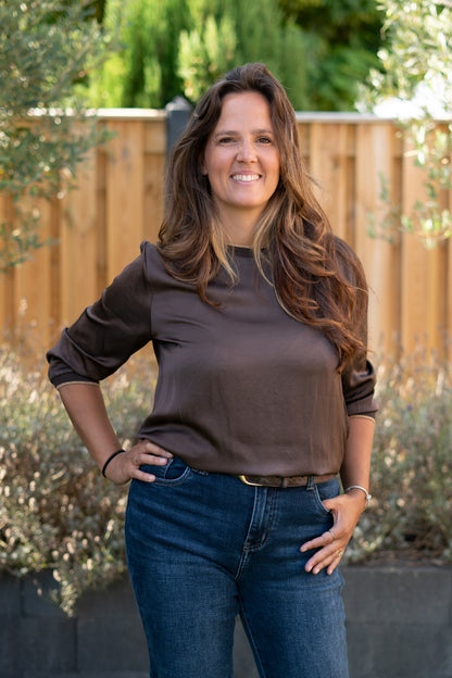 Viscose blouse (beige & bruin) – silky feel