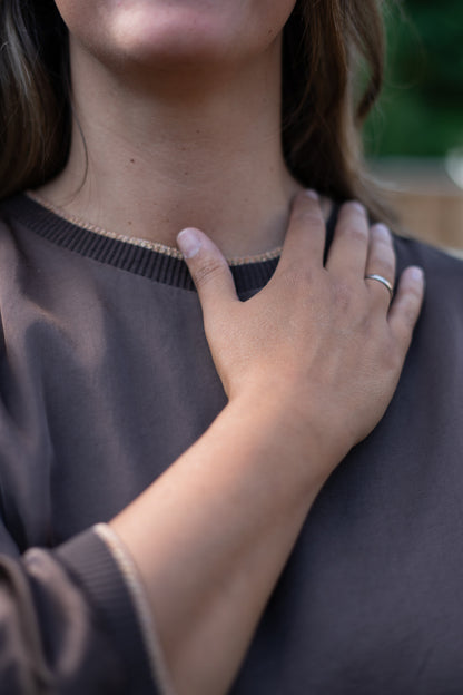 Viscose blouse (beige & bruin) – silky feel