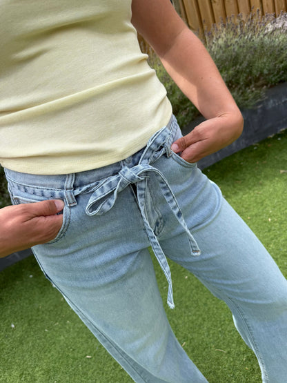 Light & Lovely – Wide Leg Jeans met Strik – comfy & elegant