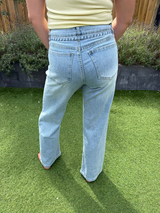 Light & Lovely – Wide Leg Jeans met Strik