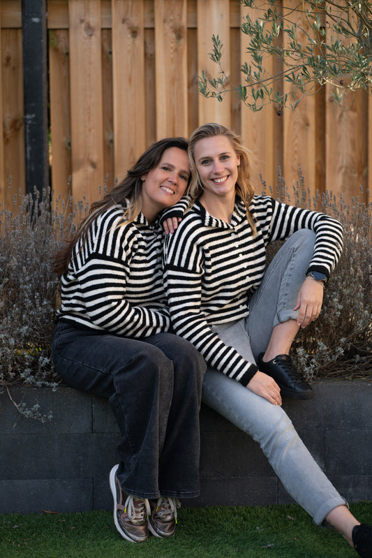 Zacht Streepjes vest – Zwart & Crème